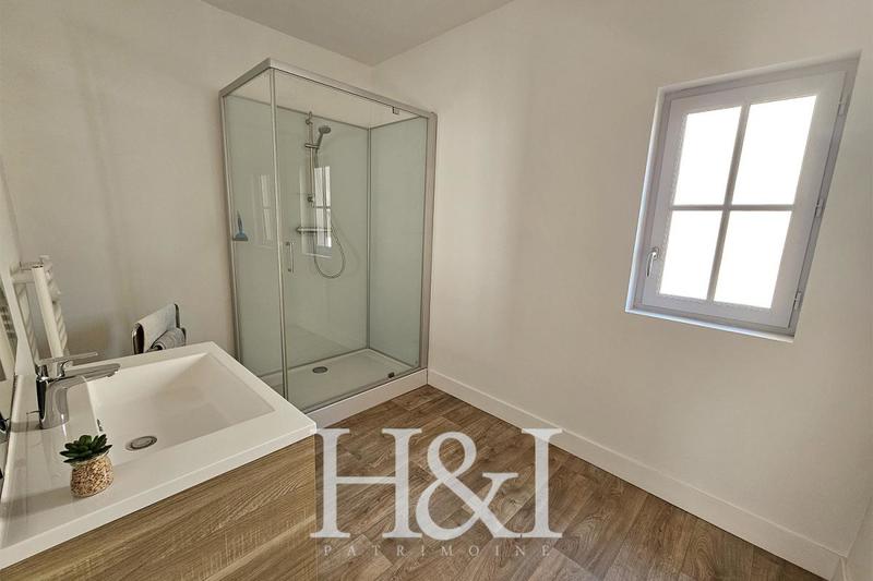 Propriété - 185 m² - 6 pièces