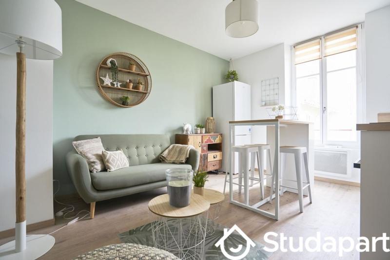 Chambre - 11 m² - 1 pièce