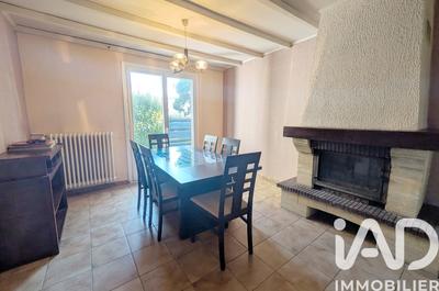 Maison - 93 m² - 5 pièces