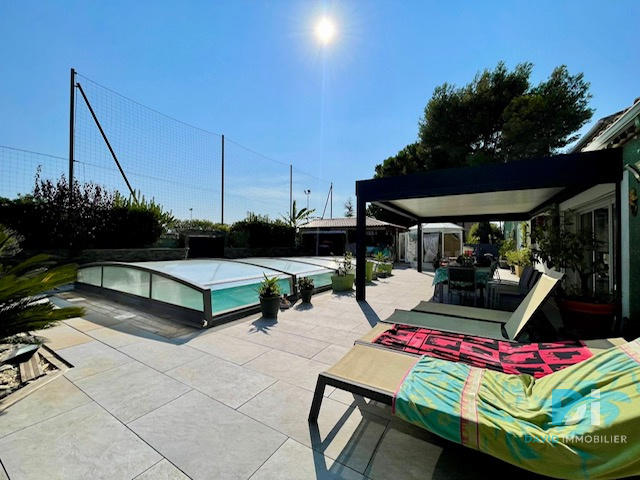 Villa - 215 m² - 8 pièces