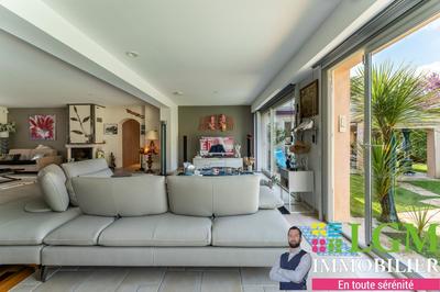 Maison - 181 m² - 4 pièces