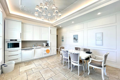 Villa - 220 m² - 11 pièces