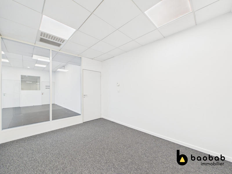 Bureau - 251 m²