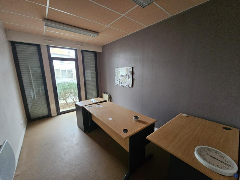 Local commercial - 138 m² - 10 pièces