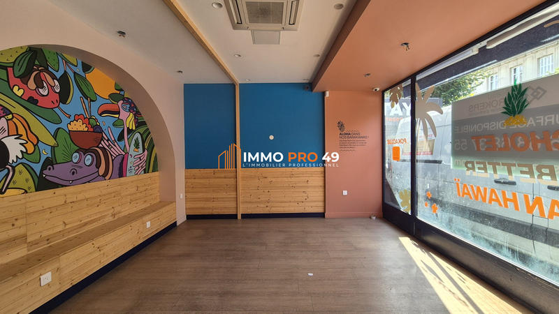 Local commercial - 180 m² - 5 pièces