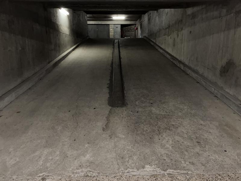 Parking / Garage - 12 m²