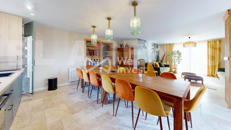 Maison - 807 m² - 30 pièces