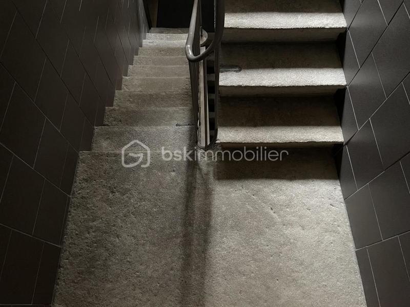 Loft - 308 m² - 12 pièces