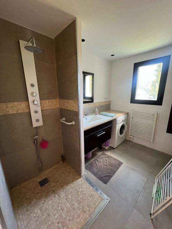 Maison - 180 m² - 7 pièces