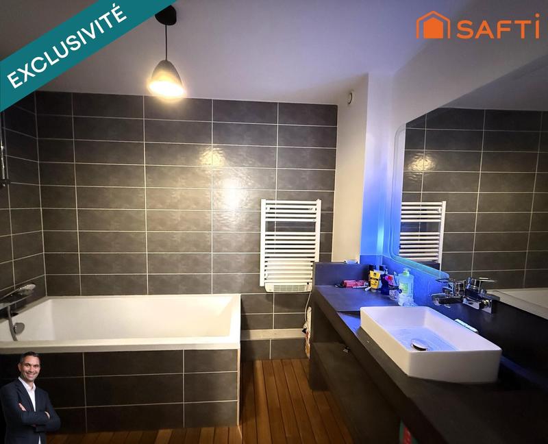 Maison - 217 m² - 9 pièces