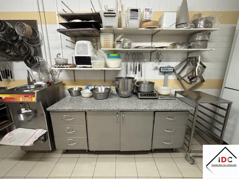 Fonds de commerce - 180 m²