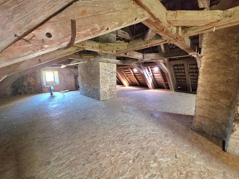 Appartement - 100 m² - 1 pièce