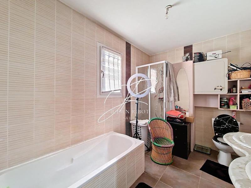 Maison - 108 m² - 5 pièces