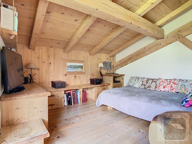 Châlet - 252 m² - 7 pièces