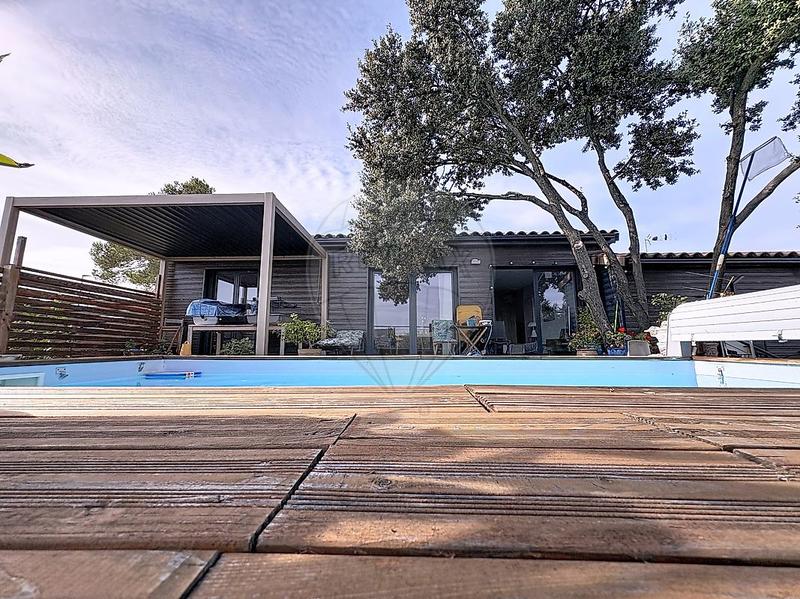 Maison - 98 m² - 4 pièces