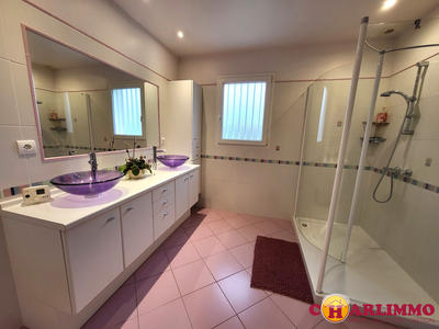 Maison traditionnelle - 208 m² - 5 pièces