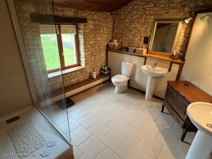 Maison - 270 m² - 11 pièces