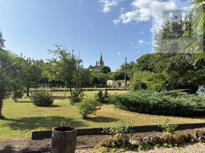 Maison - 253 m² - 7 pièces