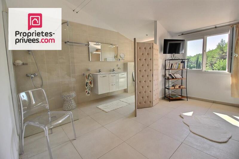 Villa - 240 m² - 7 pièces