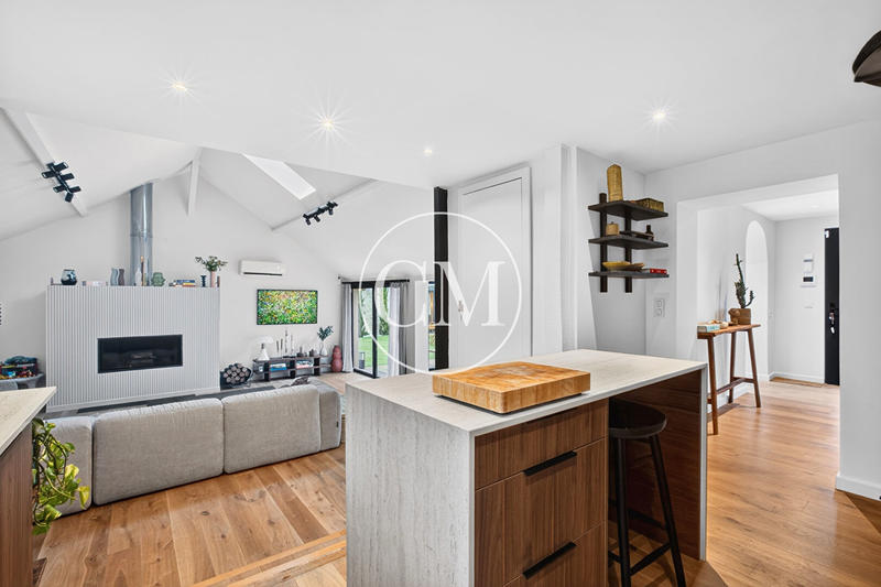 Maison - 215 m² - 6 pièces