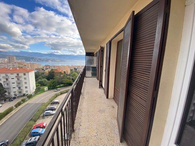 Appartement - 84 m² - 4 pièces