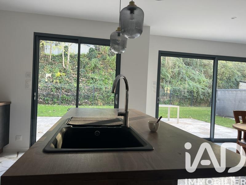 Maison - 183 m² - 6 pièces