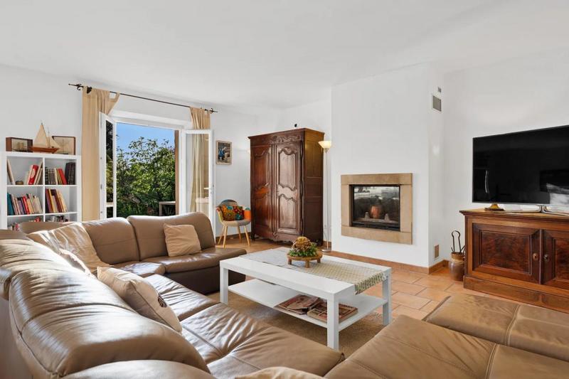 Maison - 342 m² - 9 pièces