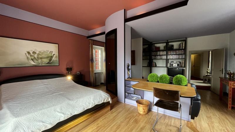 Maison - 300 m² - 8 pièces