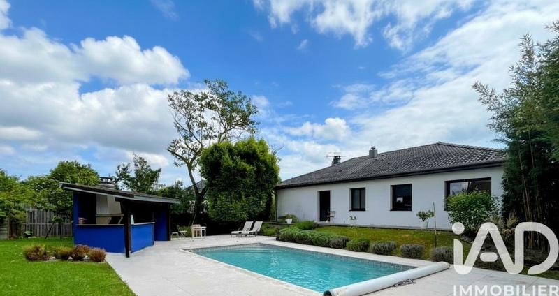 Maison - 185 m² - 8 pièces