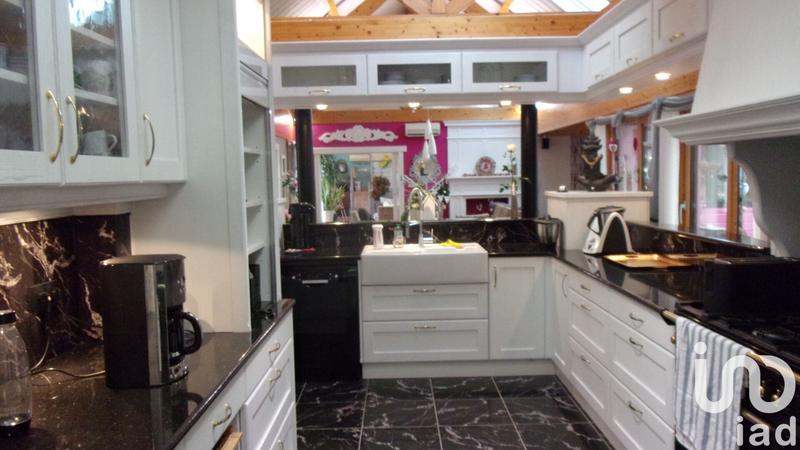 Maison - 400 m² - 10 pièces