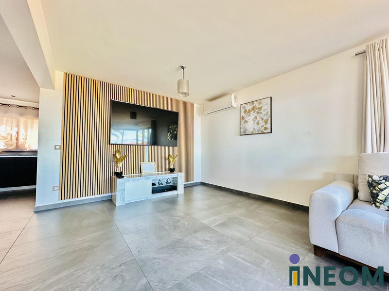 Villa - 250 m² - 8 pièces