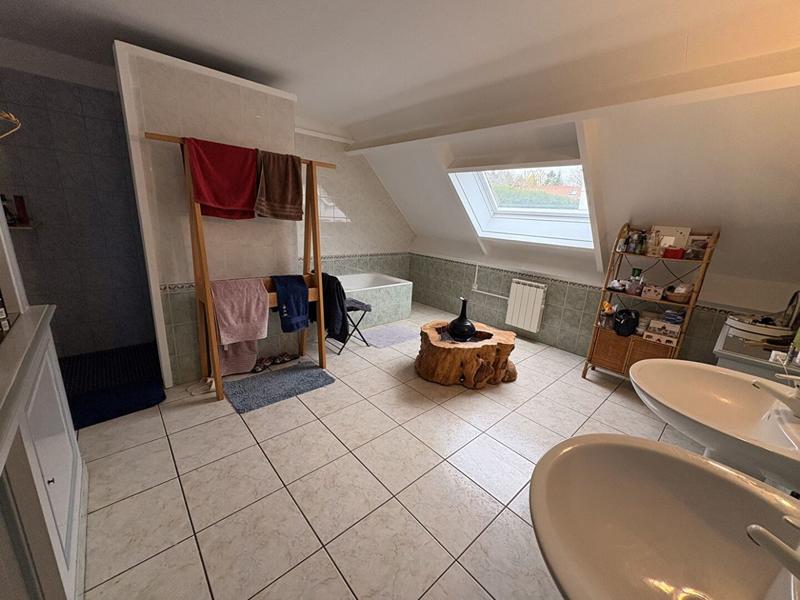 Maison - 240 m² - 5 pièces