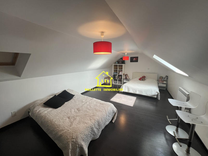 Maison traditionnelle - 200 m² - 4 pièces