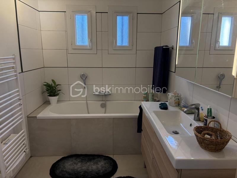 Maison traditionnelle - 170 m² - 5 pièces