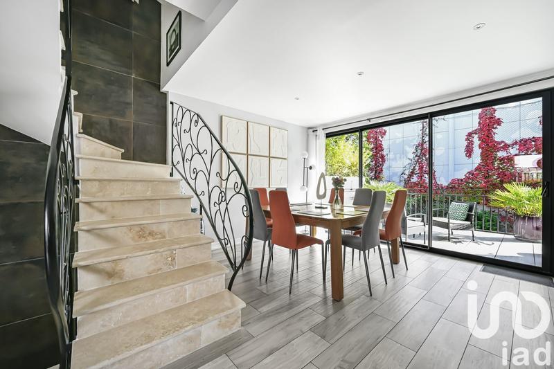 Maison - 162 m² - 8 pièces