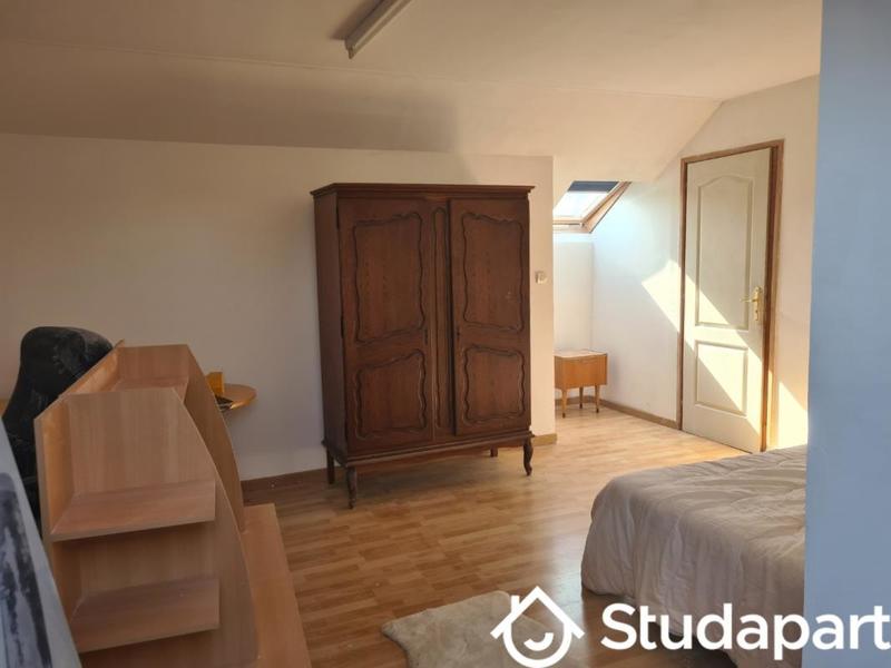 Chambre - 14 m² - 1 pièce