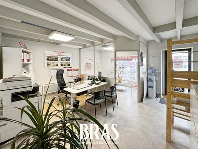 Local commercial - 237 m²