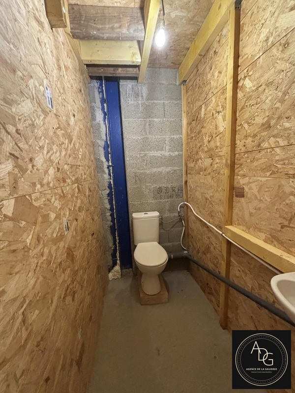 Local d'activités - 85 m² - 1 pièce