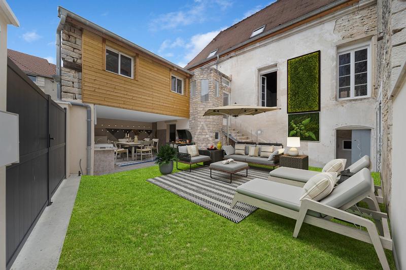 Maison - 222 m² - 9 pièces