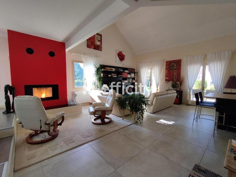 Maison - 220 m² - 7 pièces