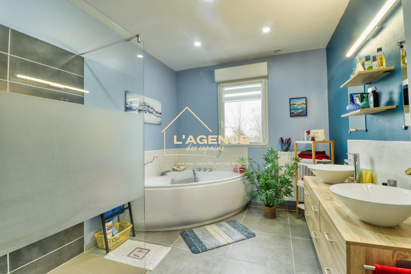 Maison - 185 m² - 6 pièces