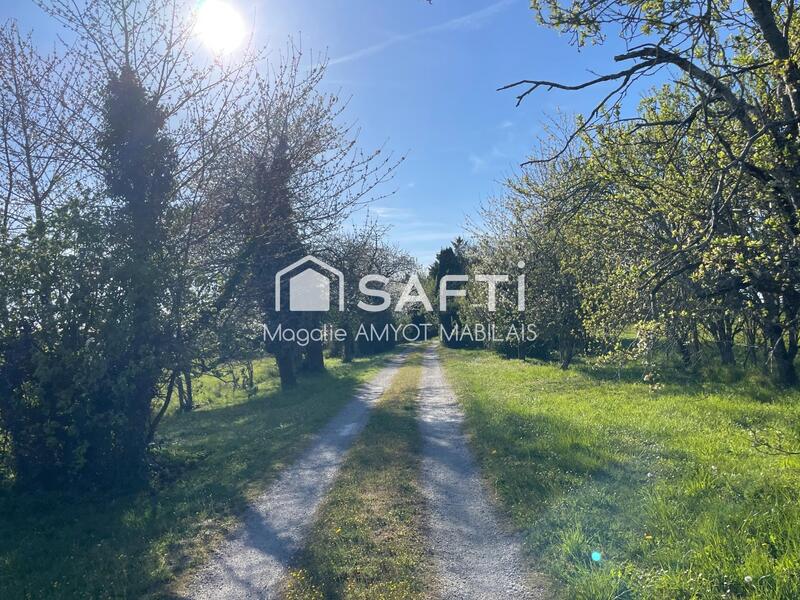 Maison - 370 m² - 12 pièces