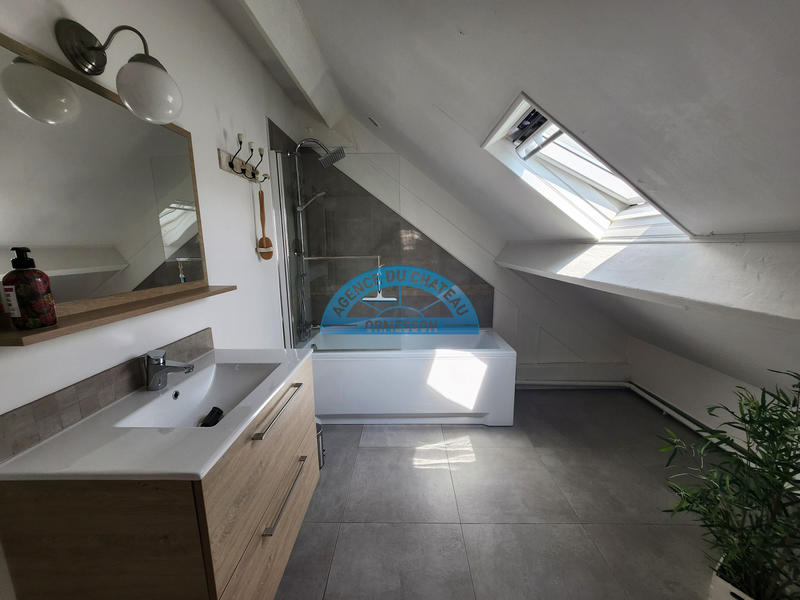 Maison - 180 m² - 8 pièces