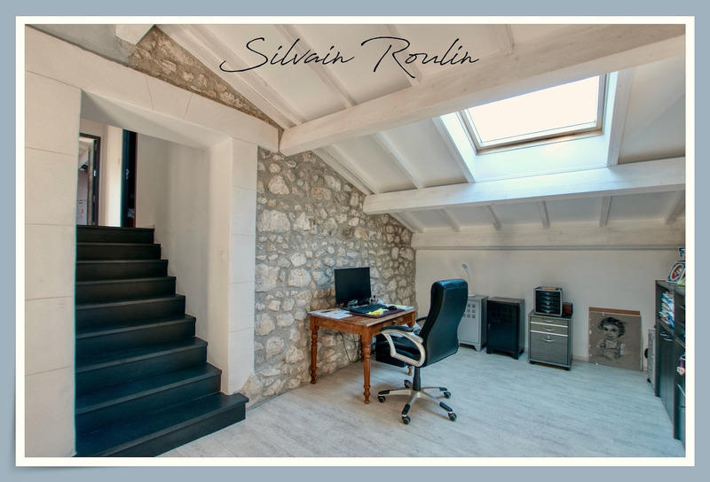 Maison - 282 m² - 8 pièces