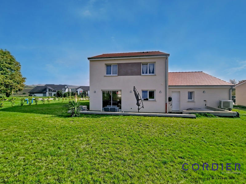 Maison - 121 m² - 6 pièces