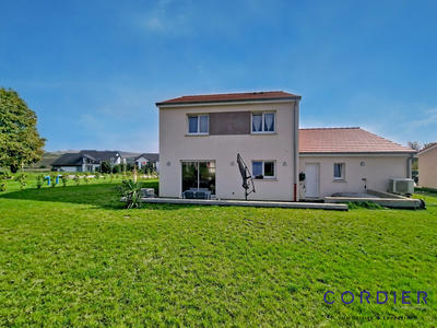 Maison - 121 m² - 6 pièces