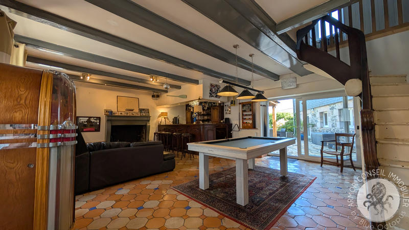 Maison - 281 m² - 10 pièces