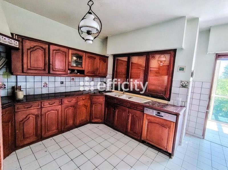 Maison - 262 m² - 10 pièces