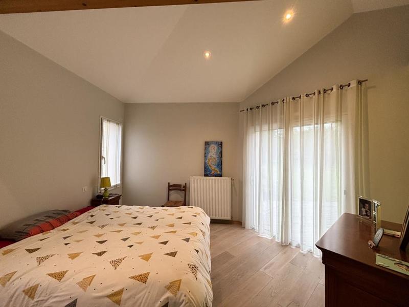 Maison - 222 m² - 5 pièces