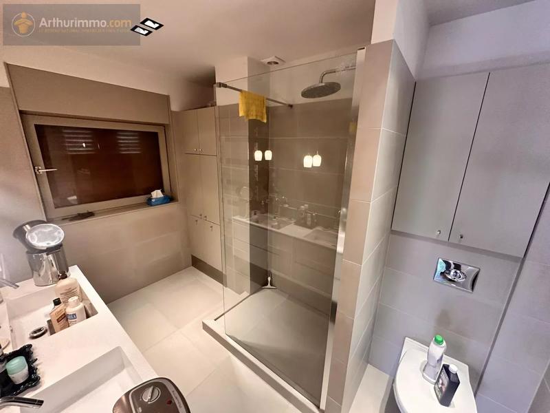 Maison - 300 m² - 8 pièces